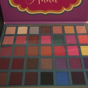 Anna and Elsa pallets